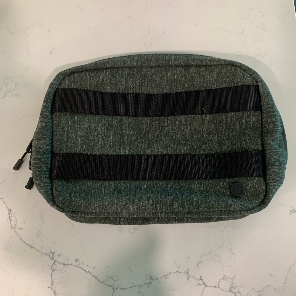 Lululemon Arrival Dopp Kit